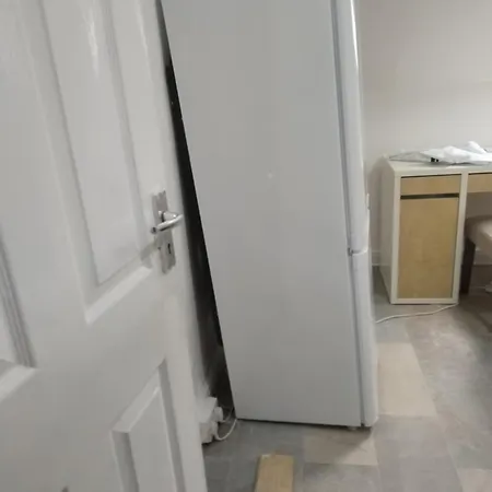 Проживание в семье Balfour Street