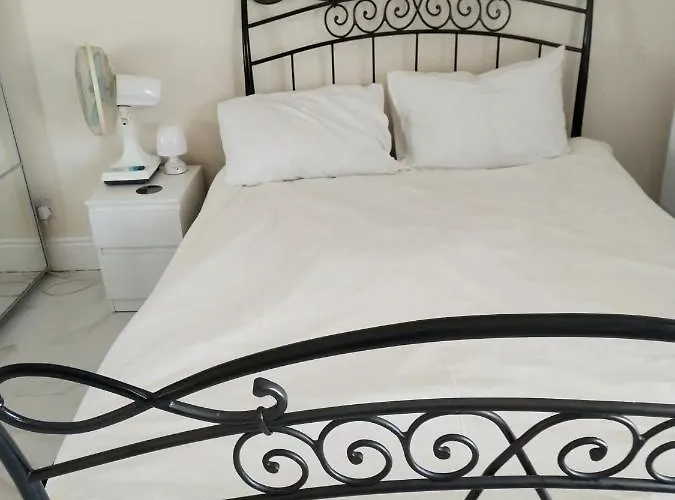 Homestay Balfour Street